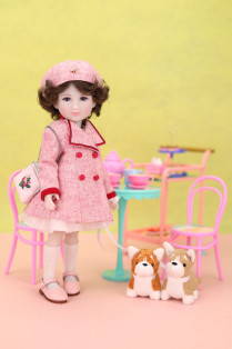 Ruby Red Siblies Elizabeth Limited Edition Doll 2023 alternate image